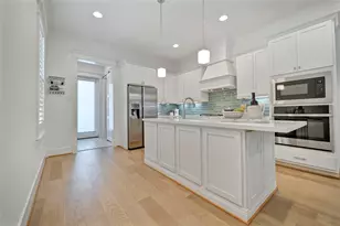 4 Caravelle Ct, Galveston, TX 77554 - Photo 15