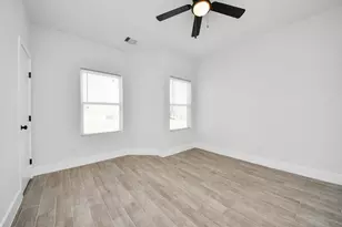 8015 Elbert St, Houston, TX 77028 - Photo 7