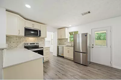 61 Hicks Loop W, Cleveland, TX 77328 - Photo 11