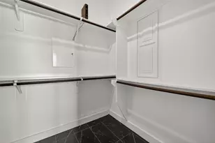 5919 E Post Oak Ln, Houston, TX 77055 - Photo 33