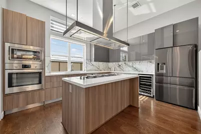 5919 E Post Oak Lane, Houston, TX 77055 - Photo 1