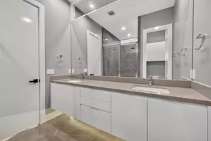 5919 E Post Oak Ln, Houston, TX 77055 - Photo 29