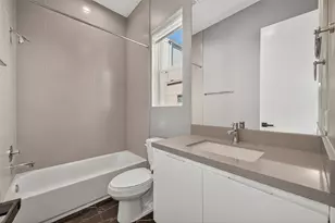 5919 E Post Oak Ln, Houston, TX 77055 - Photo 21