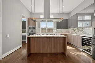 5919 E Post Oak Ln, Houston, TX 77055 - Photo 11