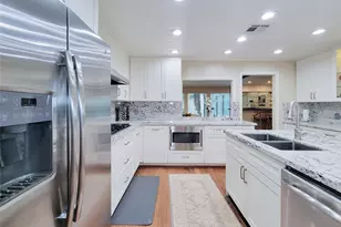 5 Hunters Branch Dr, Houston, TX 77024 - Photo 23