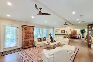 5 Hunters Branch Dr, Houston, TX 77024 - Photo 37