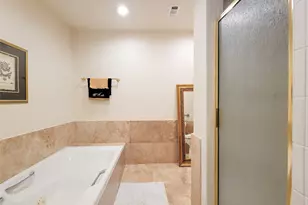 5 Hunters Branch Dr, Houston, TX 77024 - Photo 33