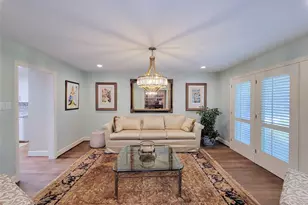 5 Hunters Branch Dr, Houston, TX 77024 - Photo 9