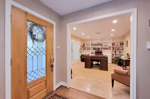 5 Hunters Branch Dr, Houston, TX 77024 - Photo 11