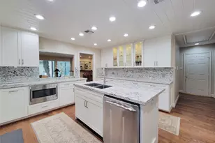5 Hunters Branch Dr, Houston, TX 77024 - Photo 21