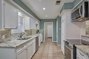 42 Devonshire Dr, Conroe, TX 77304 - Photo 13