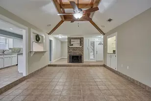 42 Devonshire Dr, Conroe, TX 77304 - Photo 7