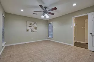 42 Devonshire Dr, Conroe, TX 77304 - Photo 19