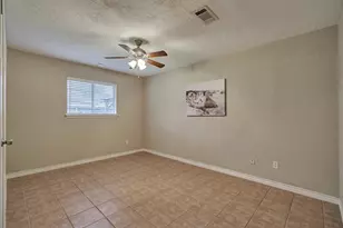 42 Devonshire Dr, Conroe, TX 77304 - Photo 25