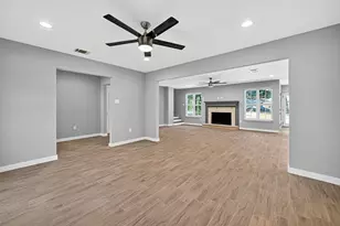 528 Robert E Lee Dr, Conroe, TX 77302 - Photo 11