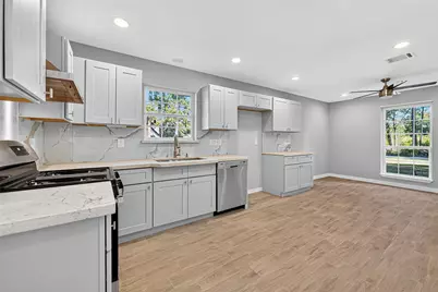 528 Robert E Lee Drive, Conroe, TX 77302 - Photo 19