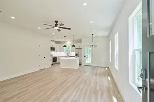 140 Oak Cir, Livingston, TX 77351 - Photo 5