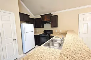 8031 Canyon St, Houston, TX 77051 - Photo 9