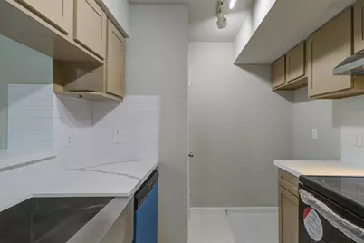 3300 Pebblebrook Drive #15, Seabrook, TX 77586 - Photo 9