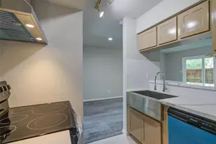 3300 Pebblebrook Dr, Seabrook, TX 77586 - Photo 11