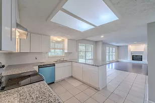 1122 Tigris Ln, Houston, TX 77090 - Photo 9