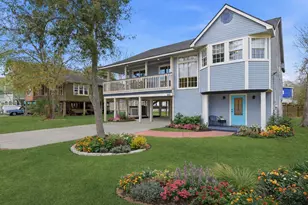 900 Cedar Rd, Clear Lake Shores, TX 77565 - Photo 1