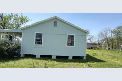 122 S Circle Drive, Liverpool, TX 77577 - Photo 3