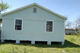 122 S Circle Dr, Liverpool, TX 77577 - Photo 3