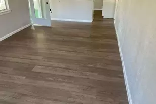 122 S Circle Dr, Liverpool, TX 77577 - Photo 3