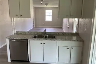 122 S Circle Dr, Liverpool, TX 77577 - Photo 7