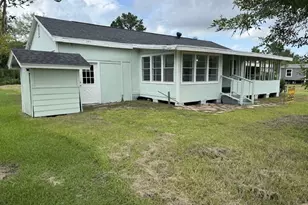 122 S Circle Dr, Liverpool, TX 77577 - Photo 1