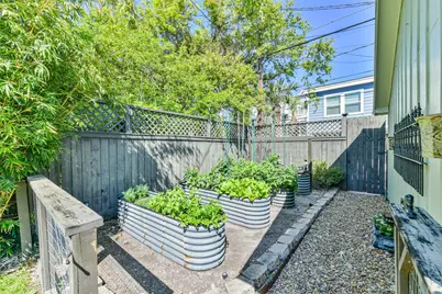 1416 Sealy Street, Galveston, TX 77550 - Photo 37