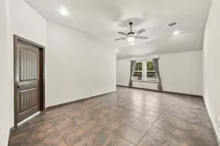 7049 Pine Shadows Rd, Cleveland, TX 77328 - Photo 15