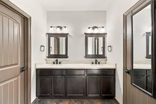 7049 Pine Shadows Rd, Cleveland, TX 77328 - Photo 17