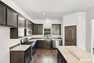 7049 Pine Shadows Rd, Cleveland, TX 77328 - Photo 13