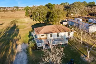 14202 Susie Ln, Alvin, TX 77511 - Photo 17