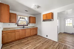 14202 Susie Ln, Alvin, TX 77511 - Photo 9