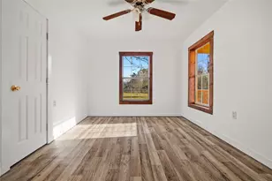 14202 Susie Ln, Alvin, TX 77511 - Photo 5