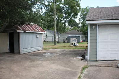 1910 Alta Vista Street, Houston, TX 77023 - Photo 31