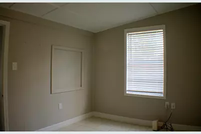 1910 Alta Vista Street, Houston, TX 77023 - Photo 9