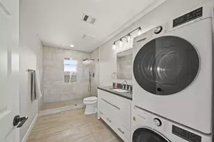 1031 Star Dr, Dickinson, TX 77539 - Photo 19