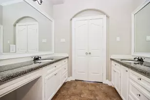 409 Robinwood Dr, Spring, TX 77386 - Photo 11