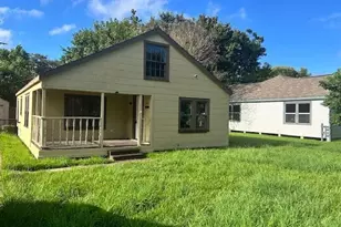 2113 3rd Ave N, Texas City, TX 77590 - Photo 1