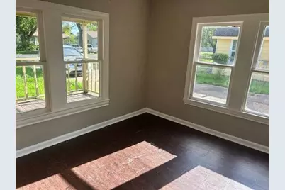 2113 3rd Avenue N, Texas City, TX 77590 - Photo 3
