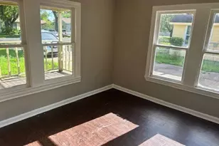 2113 3rd Ave N, Texas City, TX 77590 - Photo 3