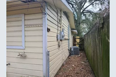 422 Surratt Drive, Houston, TX 77091 - Photo 11