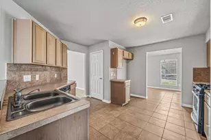 14306 Darrah Dr, Houston, TX 77090 - Photo 9