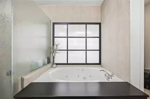 7610 Guinevere Dr, Sugar Land, TX 77479 - Photo 27