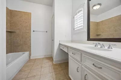4523 Maple Street, Bellaire, TX 77401 - Photo 27