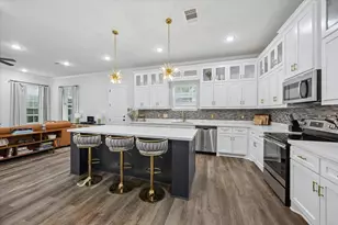 1007 E 32nd St, Houston, TX 77022 - Photo 9
